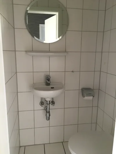 3-Zimmerwohnung in guter Lage von Bad Holzhausen…. - Gäste-WC (3051)