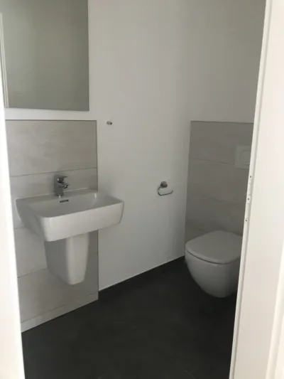 komfortabel Wohnen im Stadtzentrum - Gäste-WC (3066)