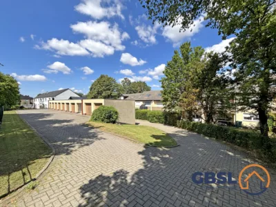 ETW mit Garage in ruhiger Sackgassenlage - Garagen (3235)