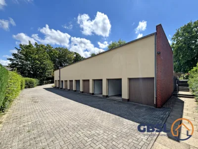 ETW mit Garage in ruhiger Sackgassenlage - Garagen (3237)