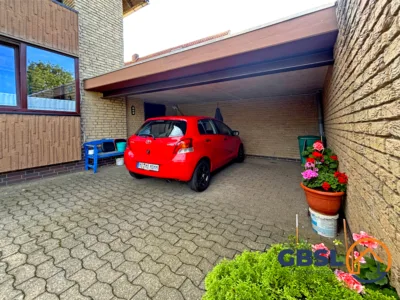 6 Wohnungen, 2 Garagen, 1 Carport, 1 überdachter Stellplatz und 2 weitere befestigte Stellplätze - Überdachter Stellplatz (Freisitz) (3277)
