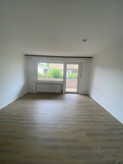 3-Zimmer-Wohnung am Rand der Innenstadt - Wohnzimmer (3008)