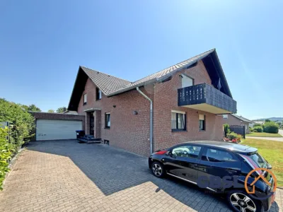 5-Familienhaus mit Garage in zentraler Lage - Außenansicht (3104)