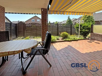 5-Familienhaus mit Garage in zentraler Lage - Terrasse (3115)