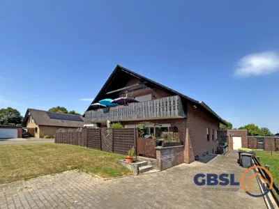 5-Familienhaus mit Garage in zentraler Lage - Außenansicht (3103)